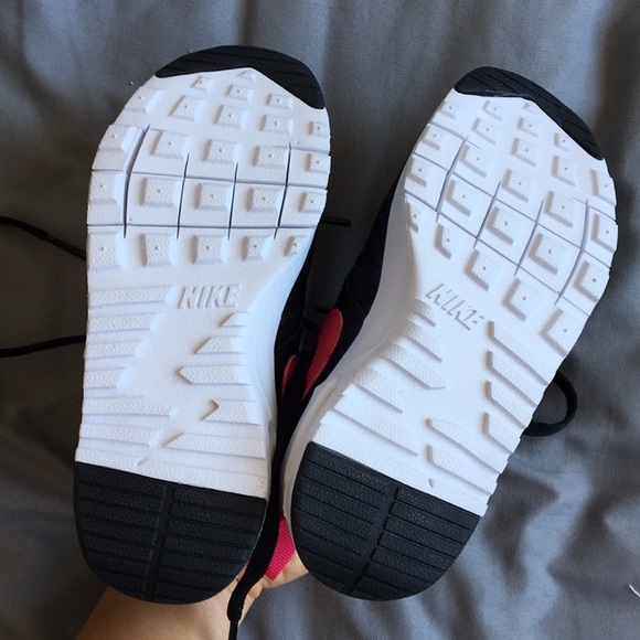 NEW Girls Nike Air Max Vision Shoes - Picture 7 of 7